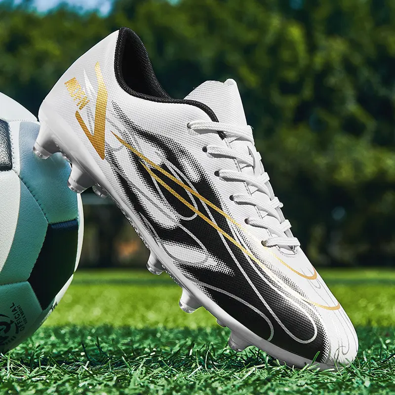 Long Nail Children Soccer Shoes Professional Training Boots Men Soccer Cleats Sneakers Turf Football Shoes for Boys Size35-39