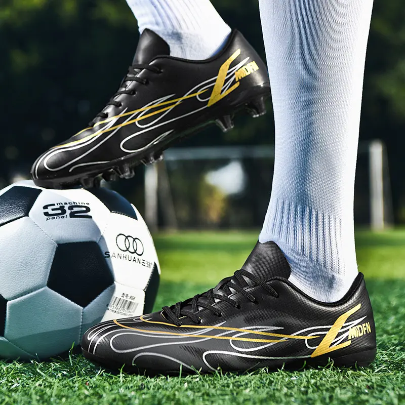 Long Nail Children Soccer Shoes Professional Training Boots Men Soccer Cleats Sneakers Turf Football Shoes for Boys Size35-39