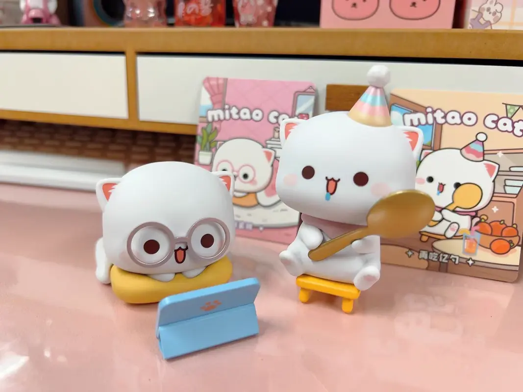 Mitao Cat 4 Seasons Love Is Like A Peach Series Toys Cute Cat Cartoon Model Collection Decoration Desk Ornament Birthday Gift
