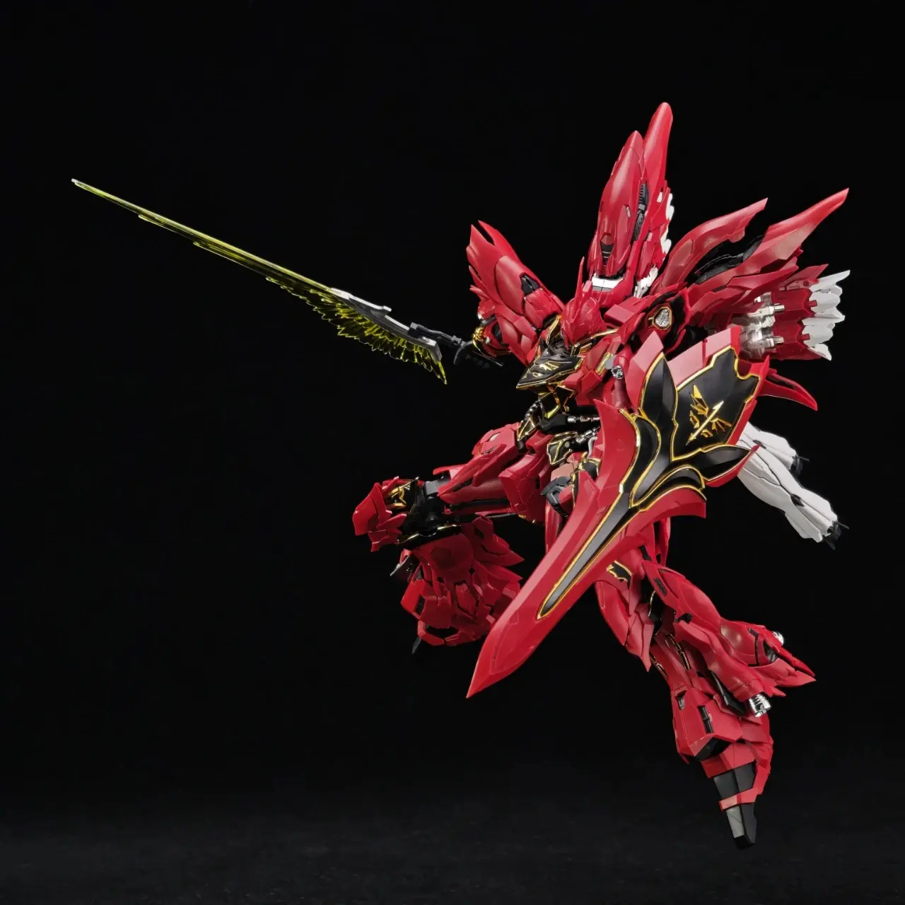 In Stock Comet Model 1/100 MG The Red Comet MSN-06S Sinanju GK Sytle Assembly Model Kit Plastic Model Kits Action Figure Toy