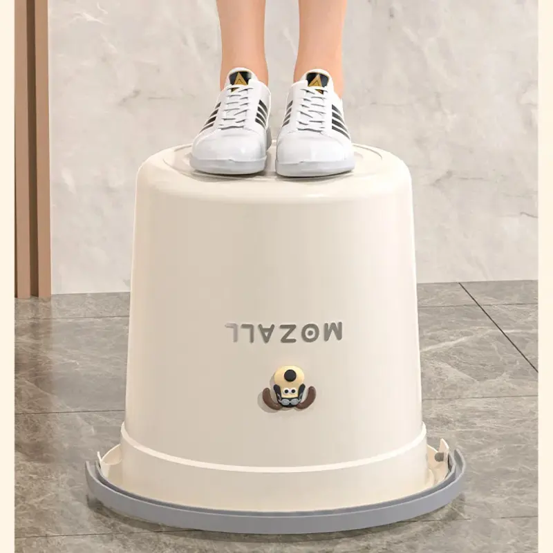 Covered Basin Water Bucket Simple and Large Capacity Student Dormitory Thick Portable Household Toiletries Plastic Bucket