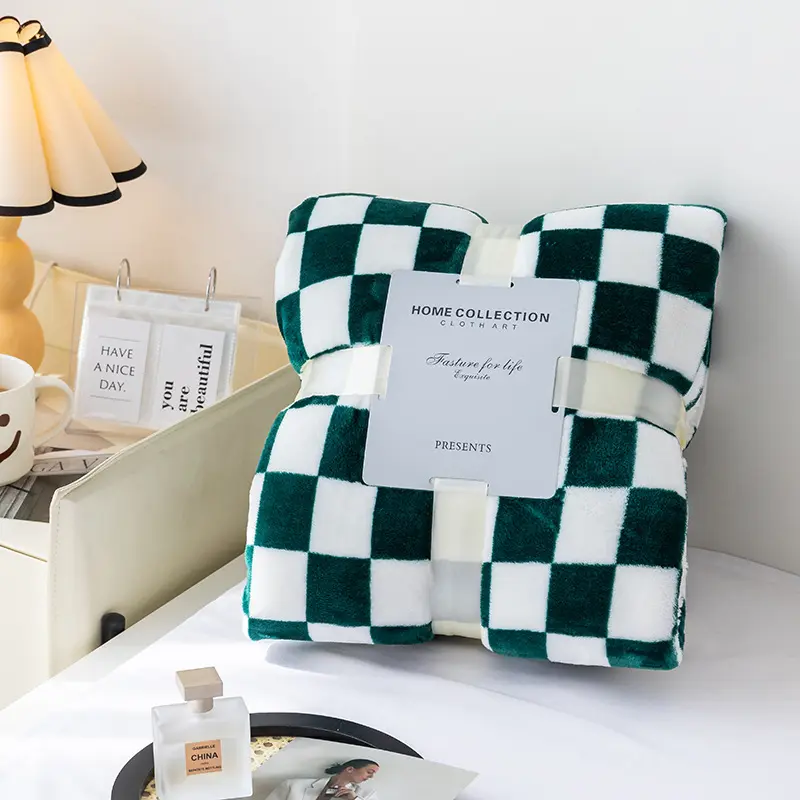 Tessellated Blanket Facecloth Coral Velvet Blanket Office Air-conditioned Room Nap Blanket Milk Flannel Blanket Blanket