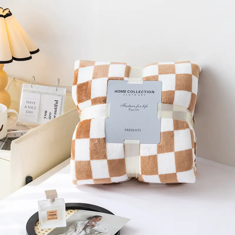 Tessellated Blanket Facecloth Coral Velvet Blanket Office Air-conditioned Room Nap Blanket Milk Flannel Blanket Blanket