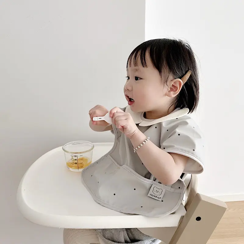 Cute Baby Bibs Toddler Baberos Bavoir Waterproof Short Sleeve Apron Cartoon Animals Children Feeding Smock Bib Baby Stuff