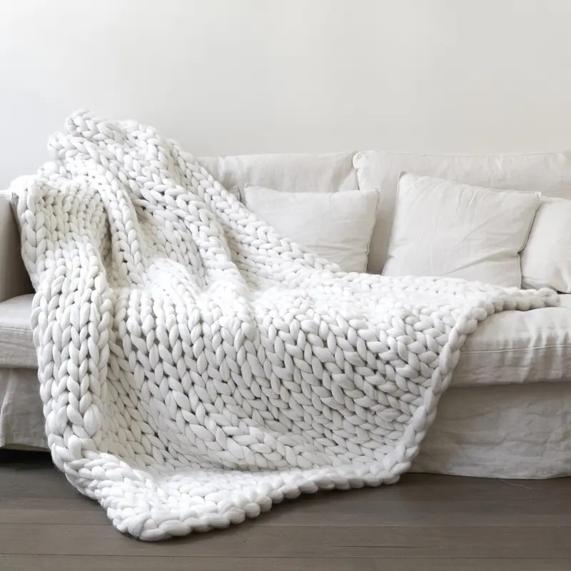 Multi Colored Polyester Knitted Thick Coarse Fabric Blanket Hand Woven Sofa Bed Blanket Autumn and Winter Blanket