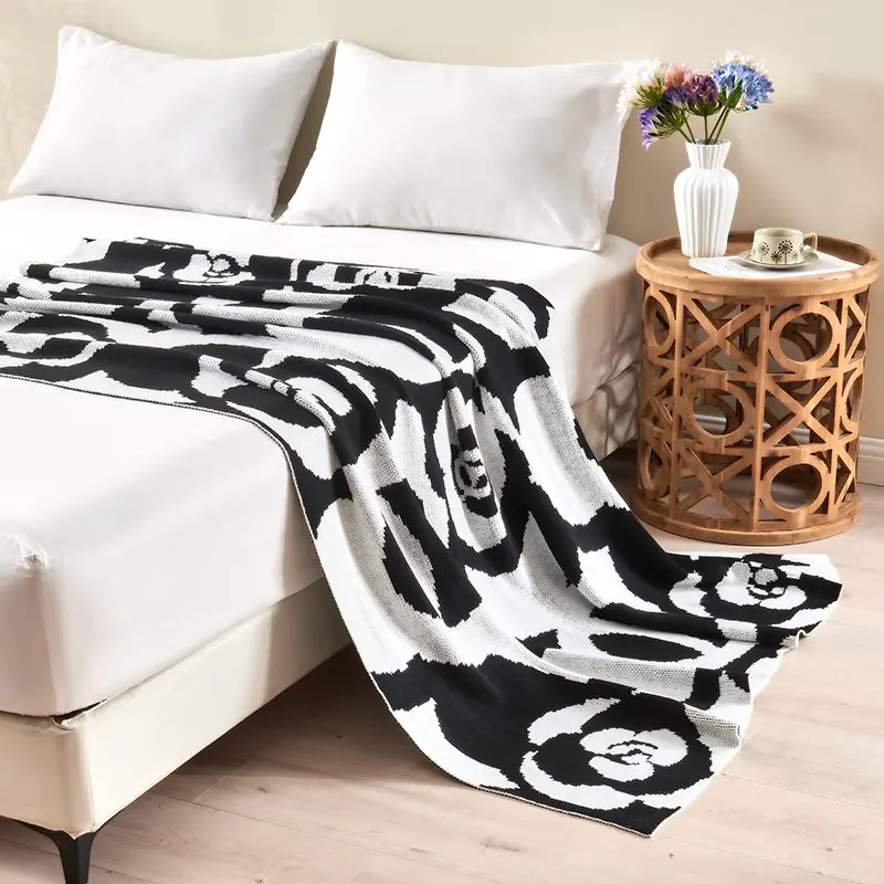 Simple Two-Color Camellia Knitted Blanket Soft Spring and Summer Office Nap Sofa Blankets High-End Multi-Purpose Single Quilt