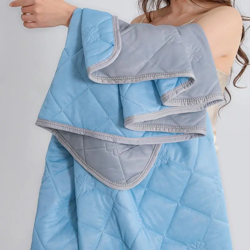 1Pc Ice Cream Summer Thin Quilt, Cool Silk Solid Color Lightweight Air-Conditioned Blanket, Washable Summer Quilt