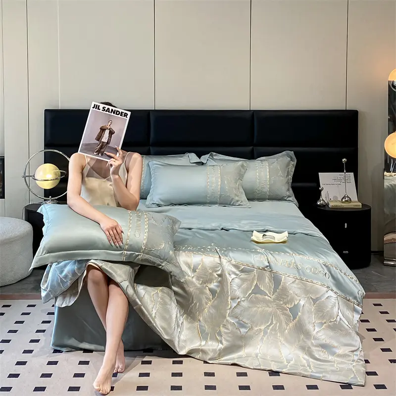 1Pc High-End Ice Silk Summer Quilt, Air Conditioning Washable Cool Feeling Quilt Blanket for Single Double Bed