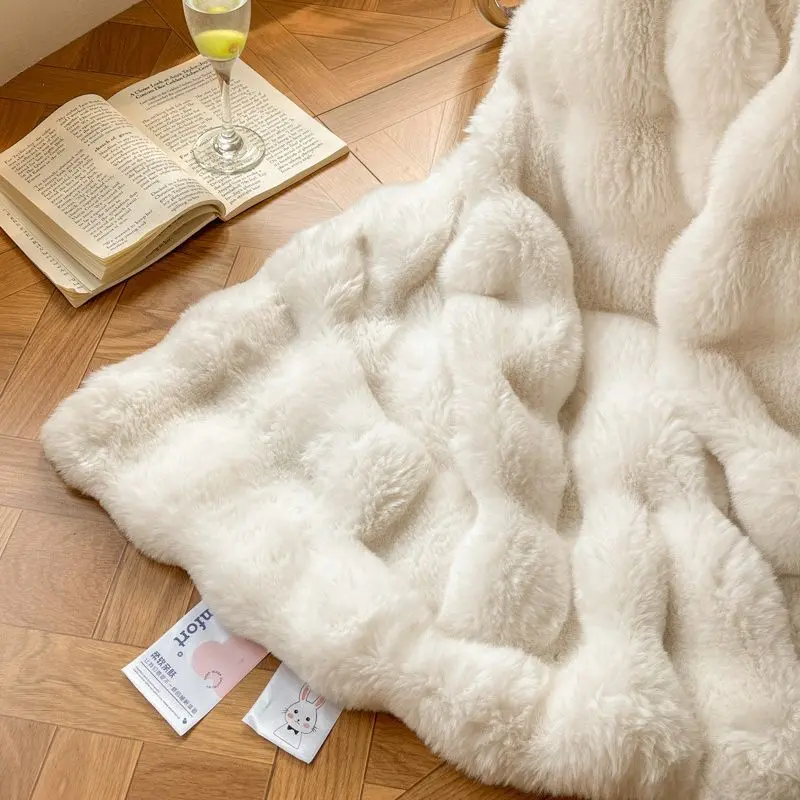 Tuscan Faux Rabbit Fur Winter Warm Blankets for Beds High End Thicken Plush Throw Blanket Soft Comfortable Warmth Sofa Blanket