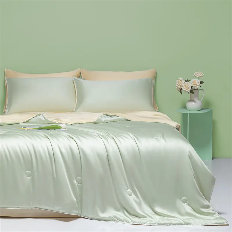 A-Class Dual Color Cool Ice Silk Summer Quilt, Washable Summer Single Double Bed Quilt Set for Student Dormitory ﻿