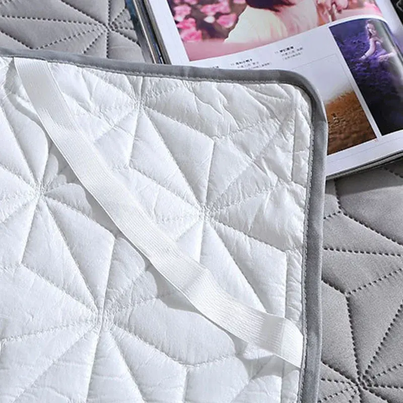 Sandwich Cotton Quilted Bed Protector Pad Waterproof Elderly Children Mother Child Anti-urine Leakage Bed Mat Sheets Bedspread