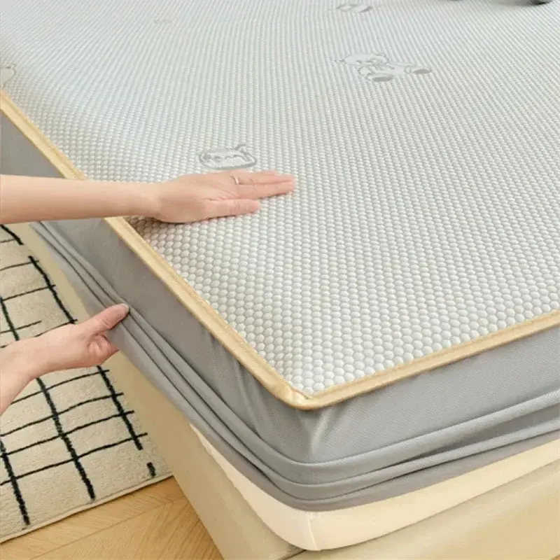 Summer Ice Bean Cooling Mat Fitted Sheet Little Bear Jacquard Breathable Bed Cover Wear-Resistant Air Conditioning Soft Pad