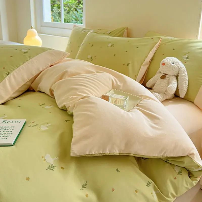 Fashionable Cartoon 3D Printed Soft Four Piece Bed Set Ab Double-Colored Skin-Friendly Bed Sheet Home Bed Linens for Adults