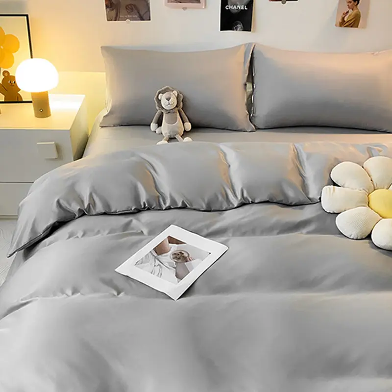 Light Luxury Summer Ice Silk 4Pcs Bedding Sets Double Color Blocked Soft Comforter Set Spring Summer Cooling Quilt Cover Set