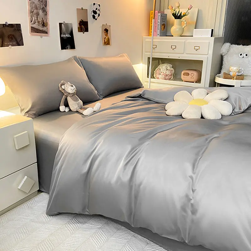Light Luxury Summer Ice Silk 4Pcs Bedding Sets Double Color Blocked Soft Comforter Set Spring Summer Cooling Quilt Cover Set