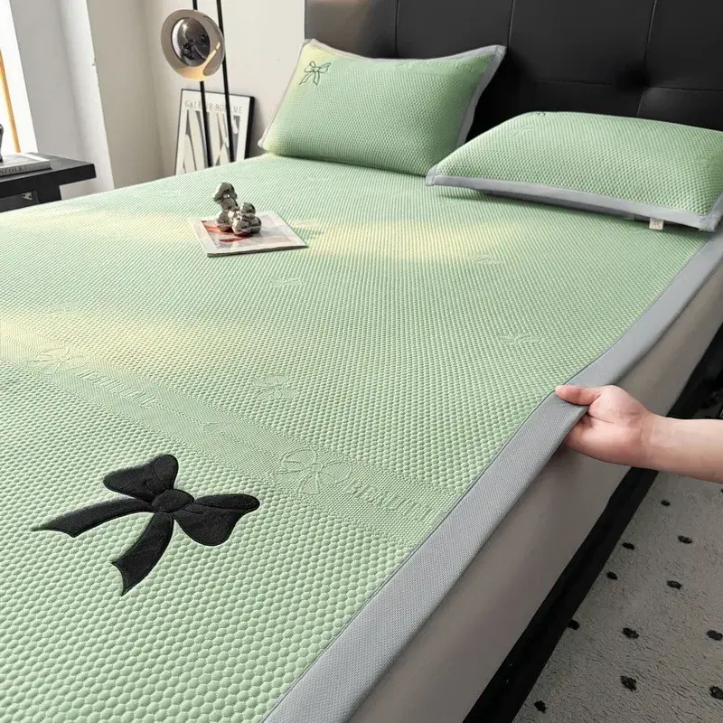 New Butterfly Knot Jacquard Ice Bean Cool Mat 2Pcs Set Breathable Soft Summer Cushion with Elastic Band Single Bed Pad for Child