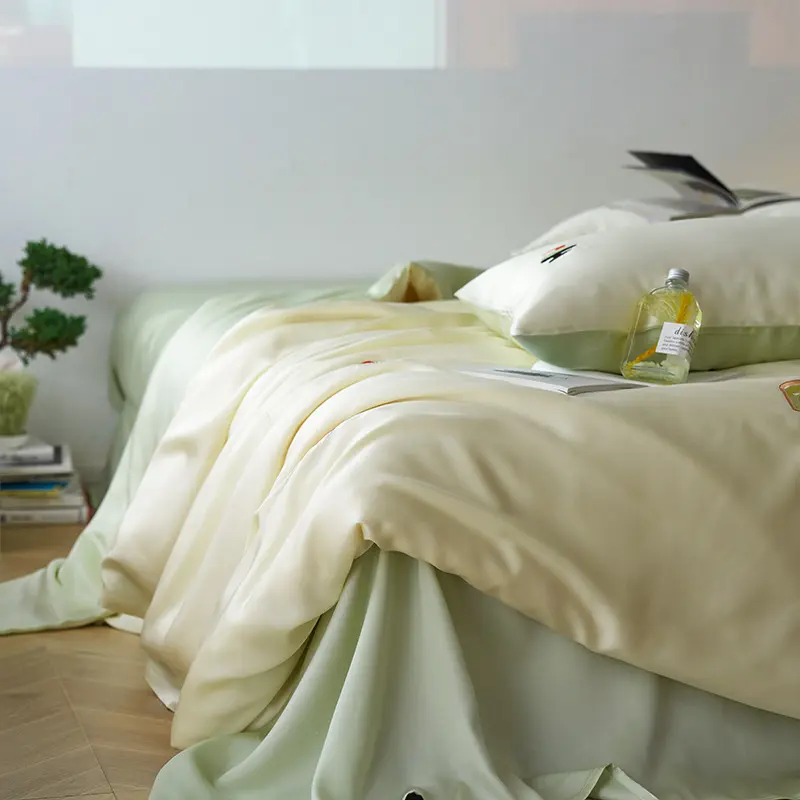 Luxury 100% Tencel Super Soft Bedding Sets High-Quality Cartoon Embroidery Comforter Set Silky Cooling Touch Fitted Sheet Set