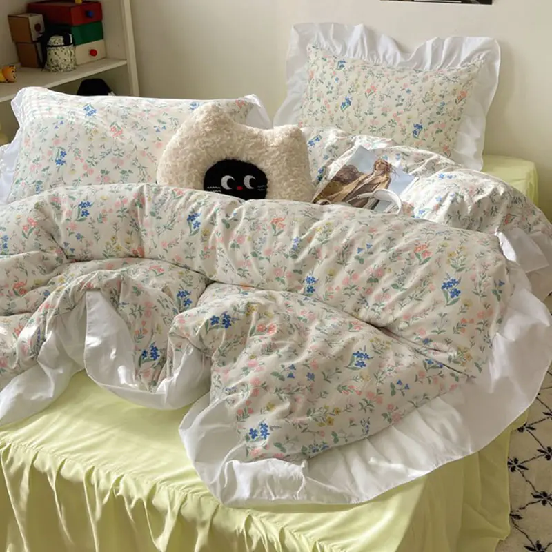 Romantic French Printed Bed Sets with Lace Naked Sleeping Skin Friendly Cozy Home Textile Kit Adults Child Comforter Cover Set