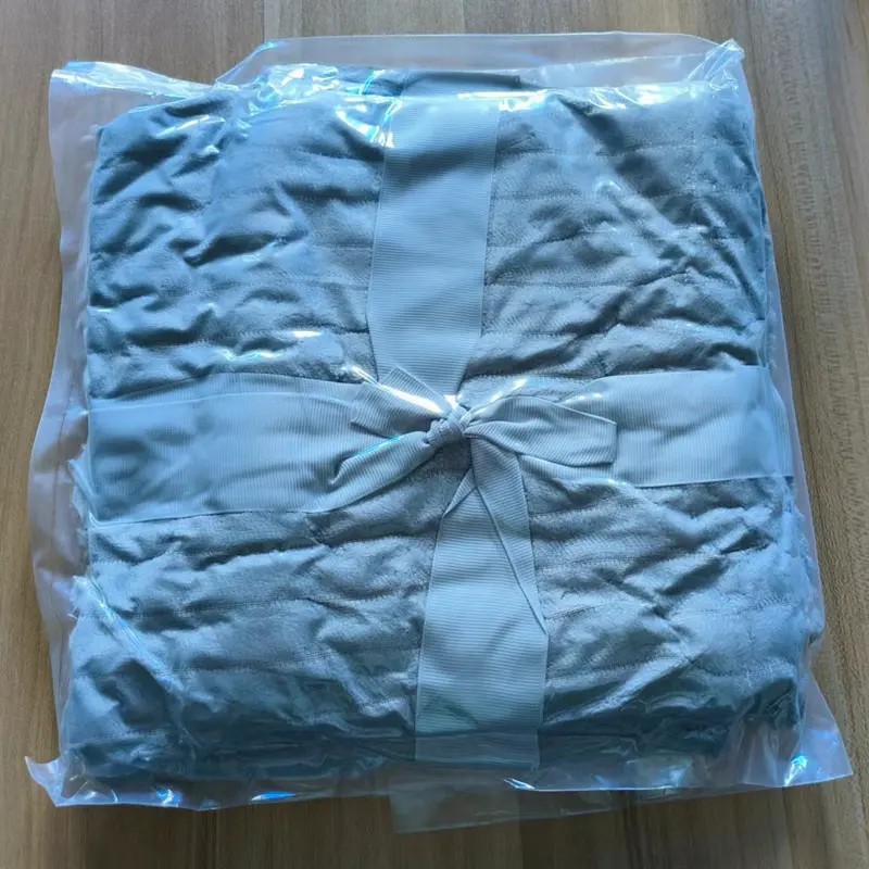 70x100cm Single Person Small Blanket Solid Color Coral Velvet Air-Conditioned Plush Comfortable and Warm Solid Color Blanket