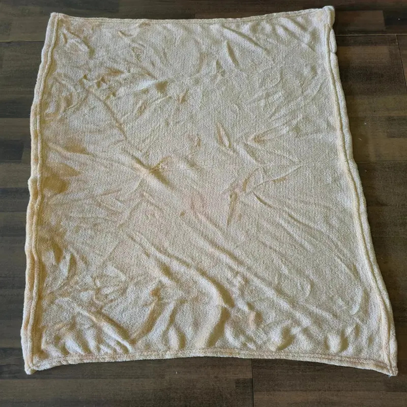 70x100cm Single Person Small Blanket Solid Color Coral Velvet Air-Conditioned Plush Comfortable and Warm Solid Color Blanket