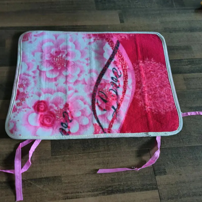 1pc Random Color Thin Chair Cushion Seat Mat Fleece Fower Print Chair Mat for Office Home Car Warm Comfortable Anti Dirty 45*45