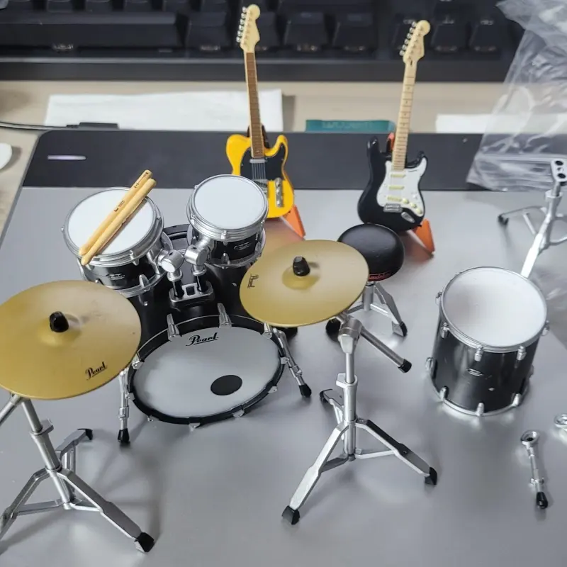 Bandai Genuine Miniature Drum Set Pearl Drums Jazz Drum Ornaments Bulk Cargo Collecting Toys Gift for Action Figure Collectors