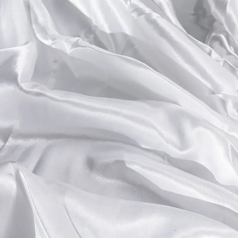 Elegant Satin Bedding Set - Premium Quality Flat and Fitted Sheet Set with Pillowcases for a Sumptuous and Opulent Sleep