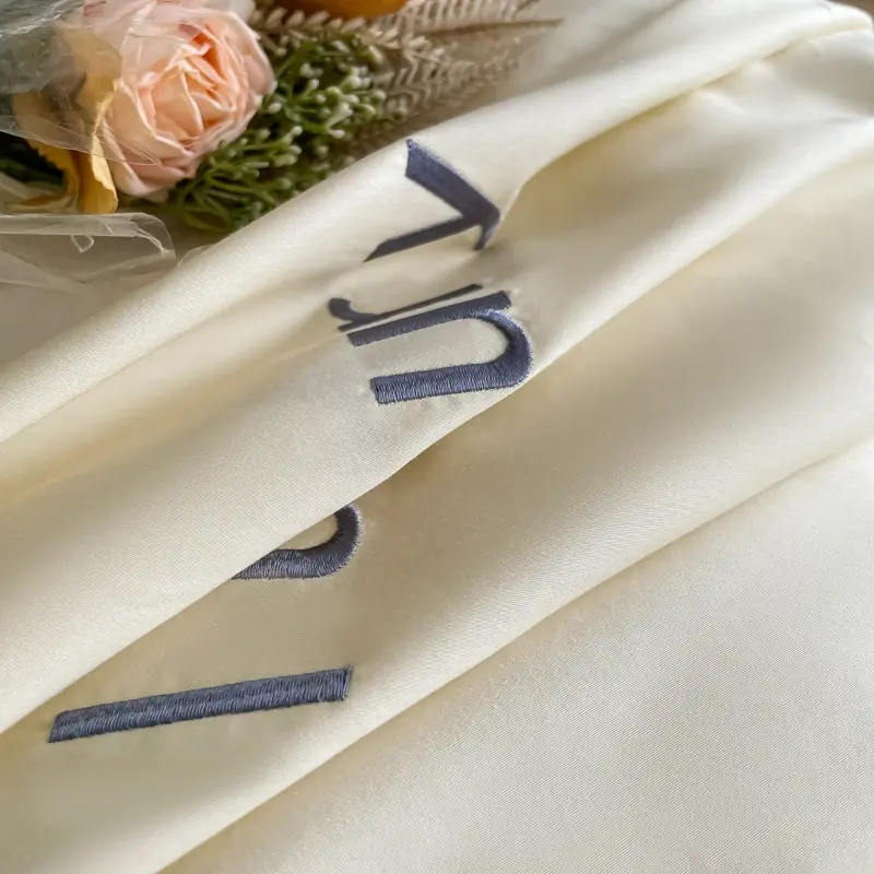 Luxurious A-Class 100S Long-Staple Cotton Sateen Embroidered Bedding Set,Duvet Cover and 2Pillowcases,Elegant Bedding Ensemble