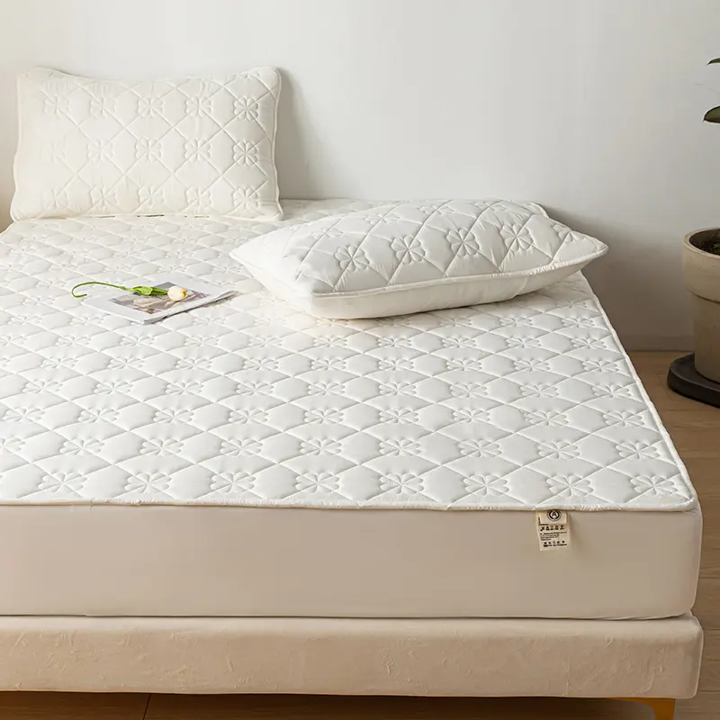 Luxury Quilted Waterproof Mattress Protector,Mattress Cover - Premium Quality,Breathable,Silent, A-Class Protection for Your Bed
