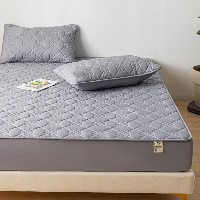 Luxury Quilted Waterproof Mattress Protector,Mattress Cover - Premium Quality,Breathable,Silent, A-Class Protection for Your Bed