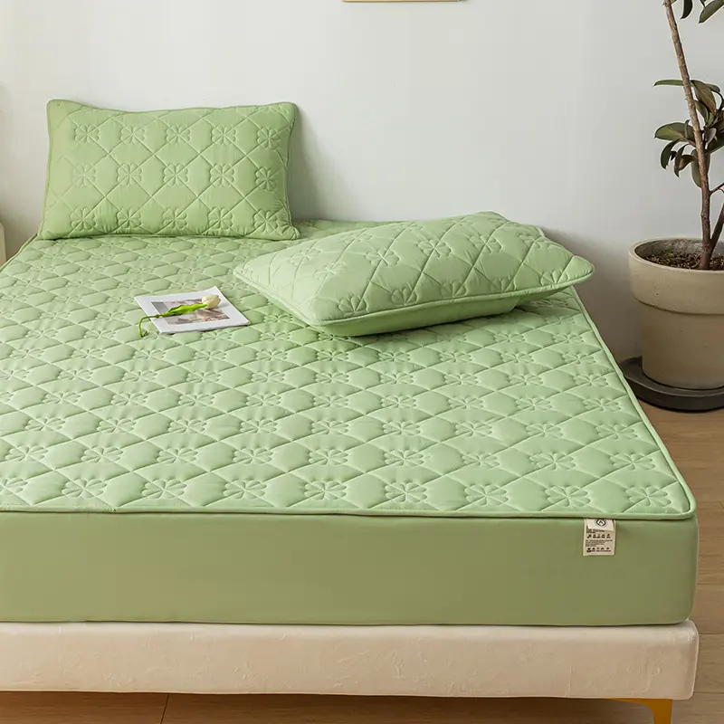 Luxury Quilted Waterproof Mattress Protector,Mattress Cover - Premium Quality,Breathable,Silent, A-Class Protection for Your Bed