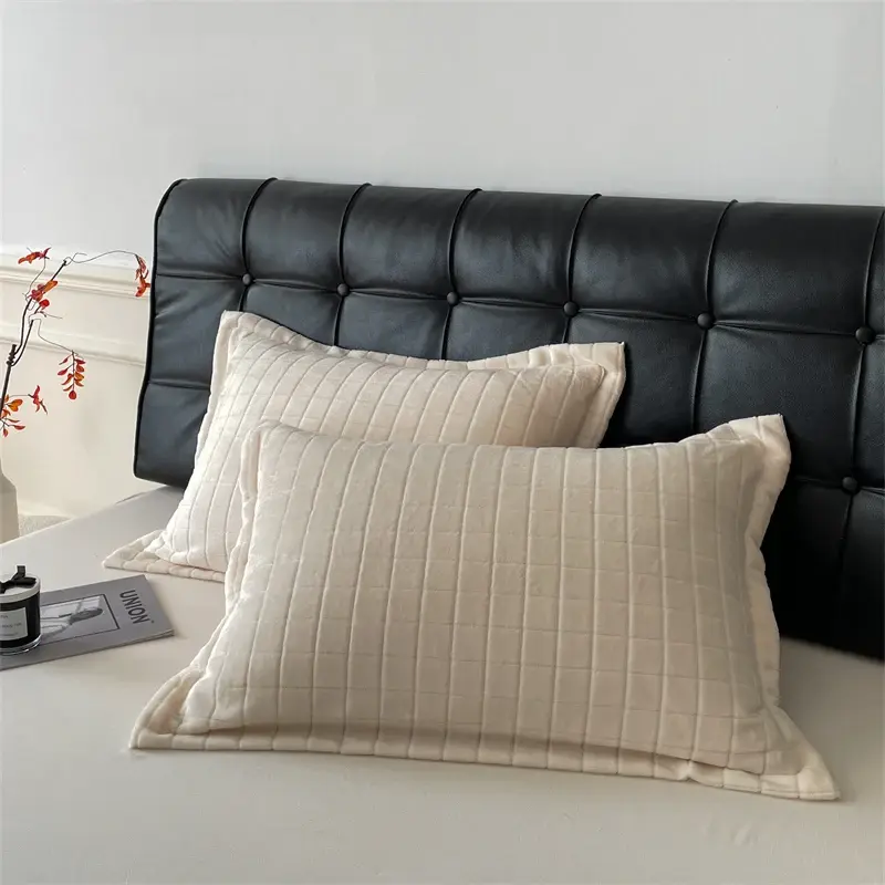 Cozy Plush Flannel Jacquard Plaid Pillowcase - Elegant Grid Design, Upgrade Your Sleep Comfort