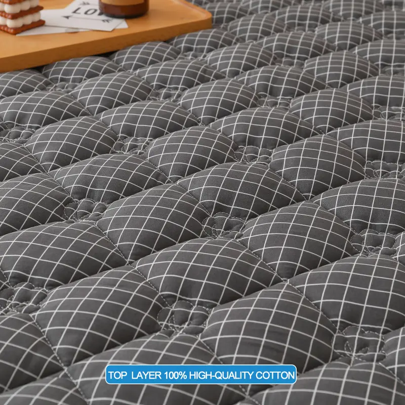 Premium Plaid Style Mattress Protector - Mattress Cover & Breathable Quilted- Antimicrobial, Noise-Free & Hypoallergenic
