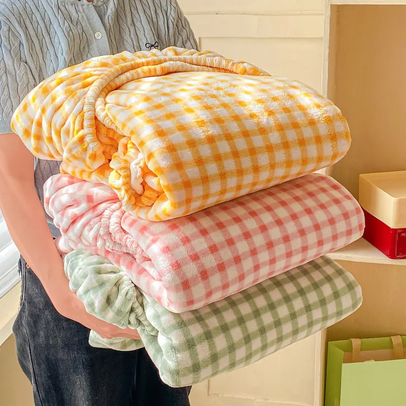 Elegant Plaid Flannel Bed Fitted Sheet - Luxurious Soft and Warm, Hypoallergenic, Ensures a Comfortable Serene Sleep Experience