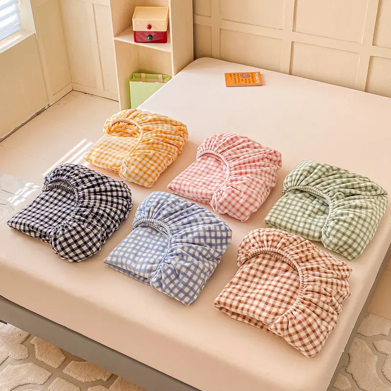 Elegant Plaid Flannel Bed Fitted Sheet - Luxurious Soft and Warm, Hypoallergenic, Ensures a Comfortable Serene Sleep Experience