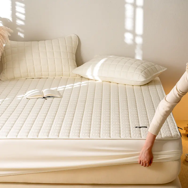 Waterproof High Quality Mattress Cover- Antimicrobial Hypoallergenic Mattress Protector, Noiseless Fitted Sheet,Solid Color