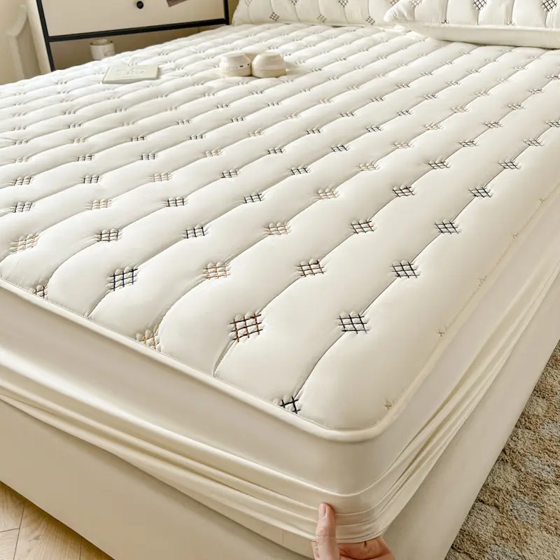 High Quality Mattress Protector - Antibacterial Mattress Cover, Hypoallergenic Skin-Safe Noiseless Fitted Sheet, No Pillowcase