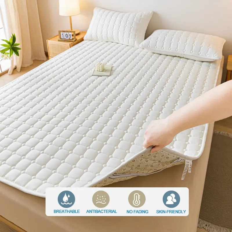 Soft Mattress Cover Quilted Breathable Mattress Protector Anti-Slip Pad Bed Sheet with Straps Hypoallergenic, for All Seasons