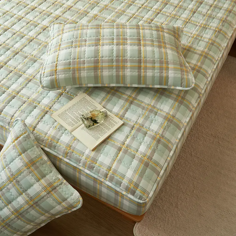 High-Quality Quilted Plaid Mattress Cover,Mattress Protector,- Antibacterial, Breathable,Comfortable for Fresh Sleep Experience