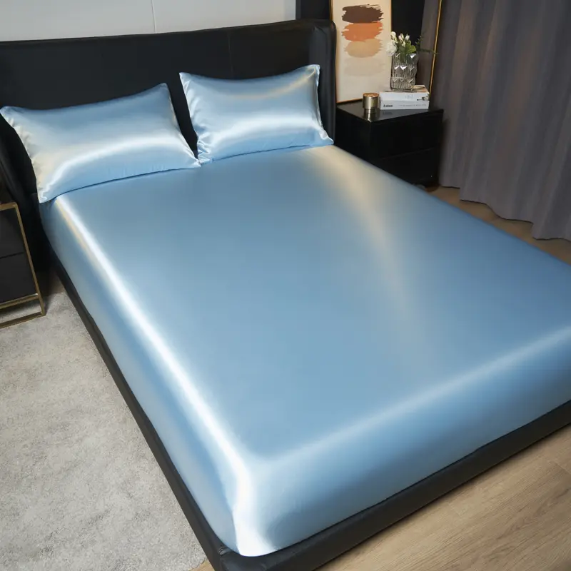 Elegant Satin Fitted Bed Fitted Sheet- Luxurious 35cm Height, Universal King/Queen Size, Adds Opulence to Your Bedroom Decor