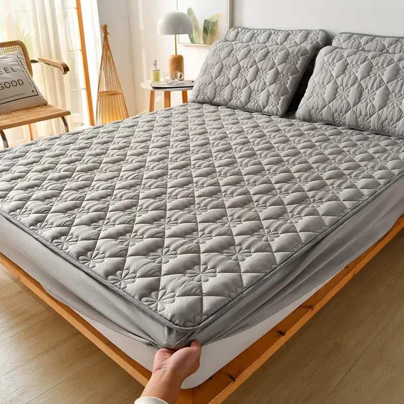 Thickened Quilted  Mattress Cover Breathable Soft Bed Cover Bed Linen Elastic Fitted Sheet for Twin Full Queen King Bed