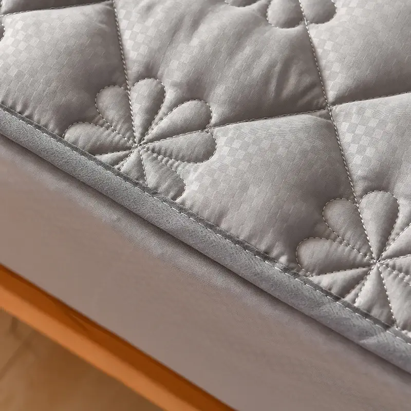 Thickened Quilted  Mattress Cover Breathable Soft Bed Cover Bed Linen Elastic Fitted Sheet for Twin Full Queen King Bed
