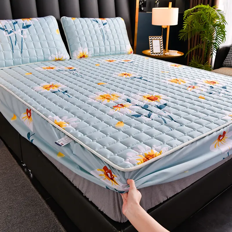 Thickened Quilted  Mattress Cover Thickened Pad Breathable Soft Bed Cover Bed Linen Elastic Fitted Sheet for Queen King Beds