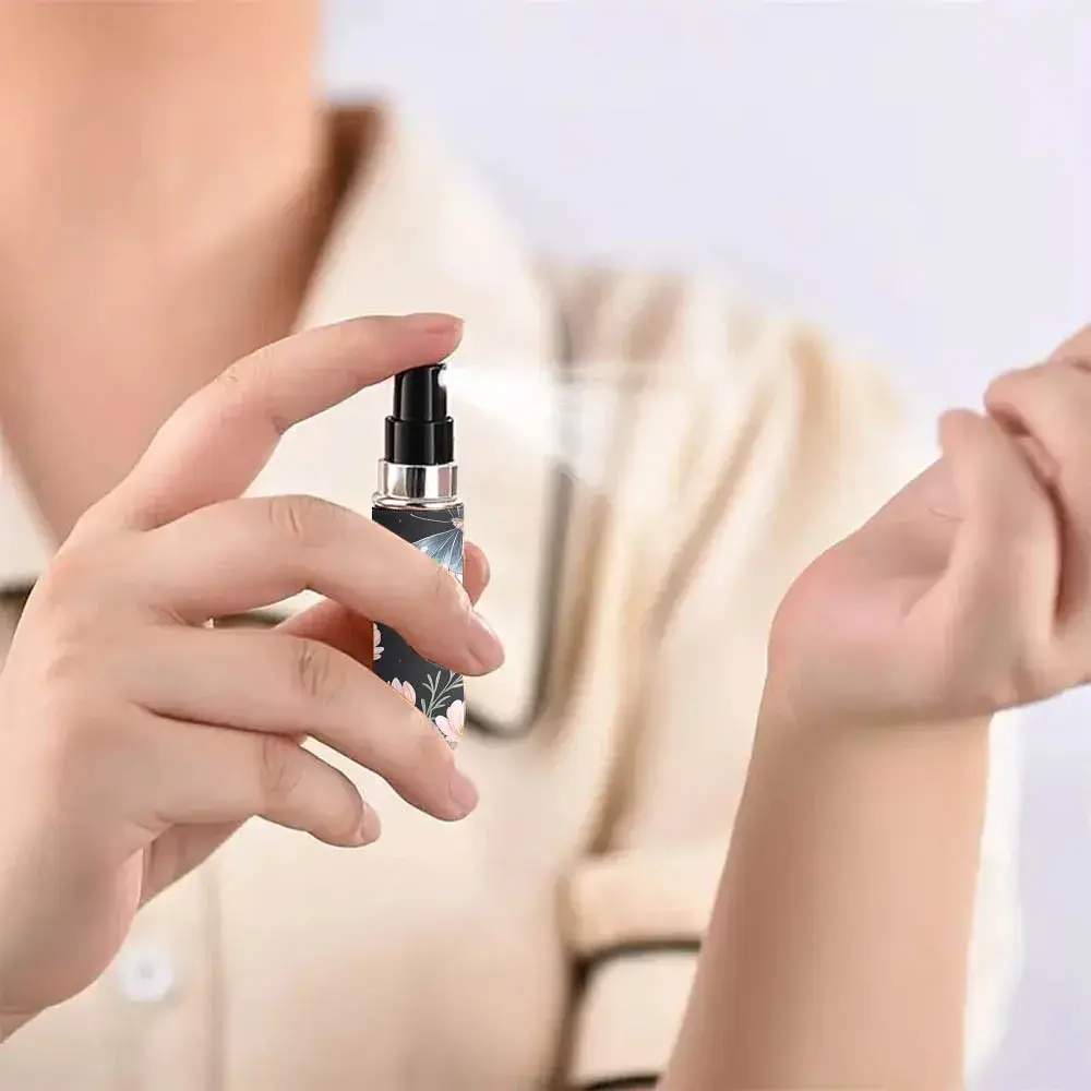 New 5ml Mini Perfume Bottle Refillable Empty Spray Rotating Bottle Portable Storage Sprayer Empty Cosmetic Containers