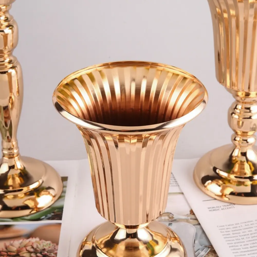 Creative Metal Flower Stand Golden Trumpet Shape Art Flowers Vase Table Decoration Vase For Centerpieces