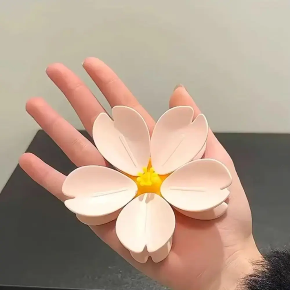Moisture-proof Sakura Magnetic Clip Cute Style Fridge Magnet Multifunctional Snack Sealer Food Preservation Snack Storage