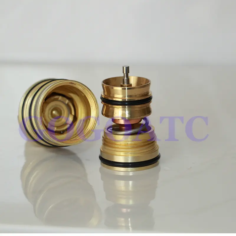 Faucet shower thermostatic valve core, faucet universal temperature control mixing valve