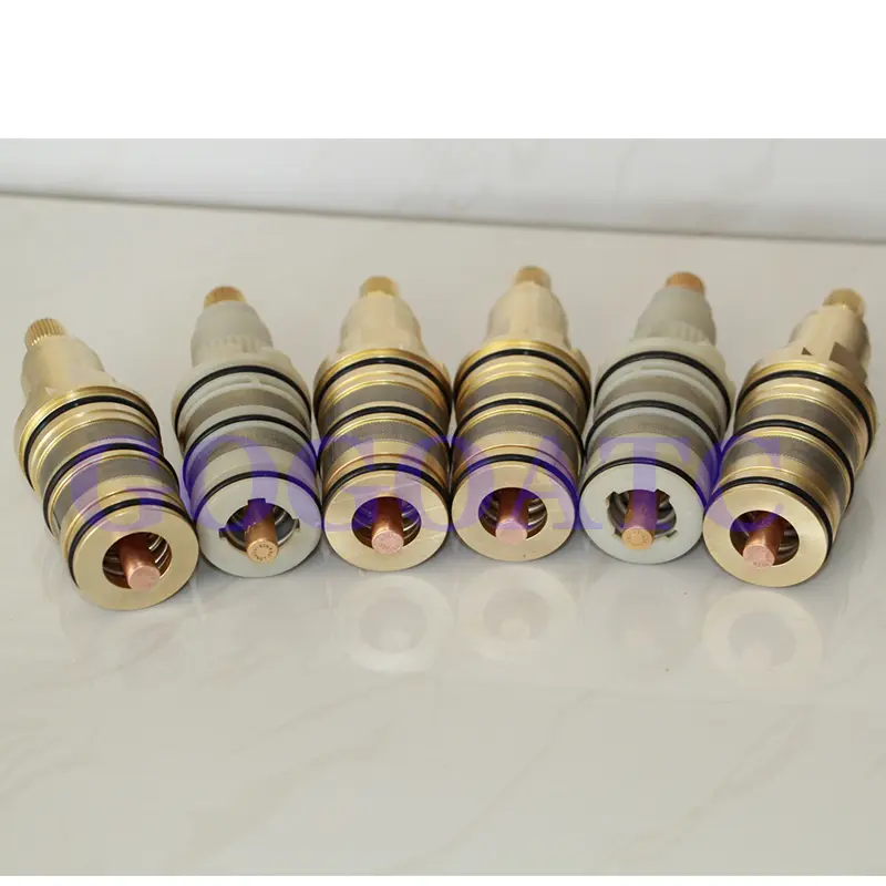 Faucet shower thermostatic valve core, faucet universal temperature control mixing valve