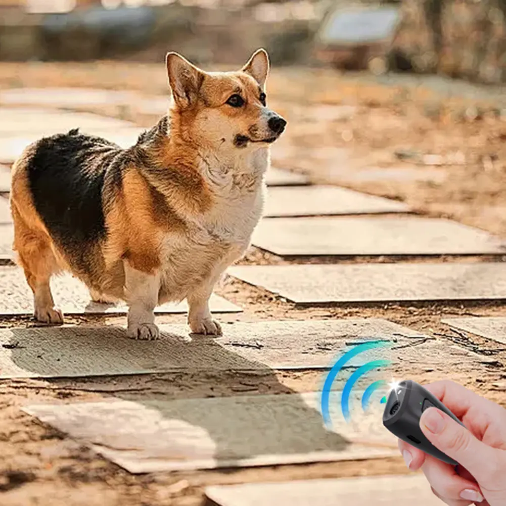 Mini Ultrsonic Dog Trainer High Power Ultrasound Flashlight Dog Repeller Type-C Rechargable for Dog Driving and Training Tool