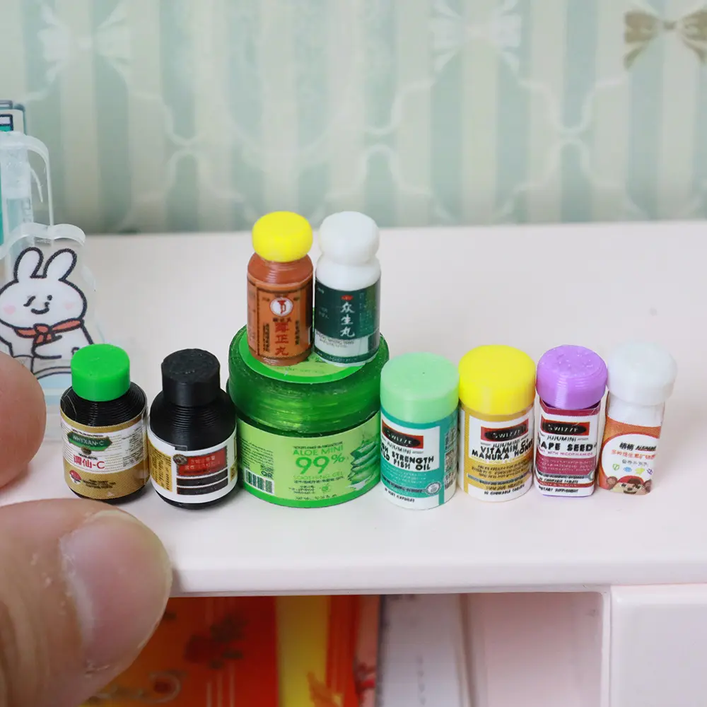 New Dollhouse Miniature Pill/Medicine box Simulation Mini Medicine Bottle Doll Accessories Toys
